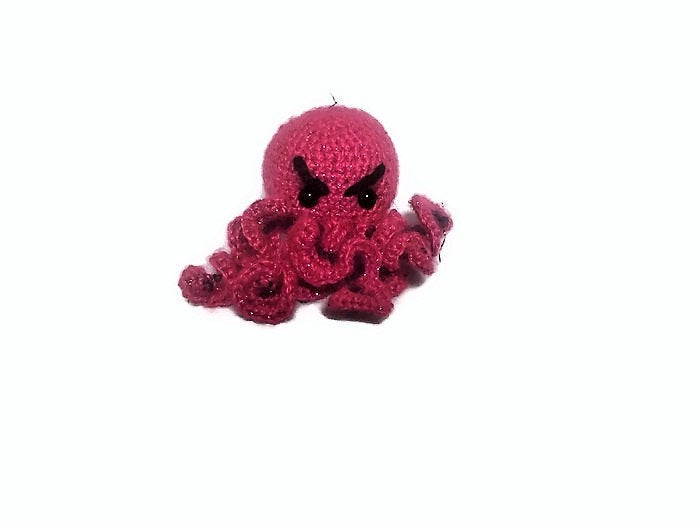 Mini Angry Cthulhu Amigurumi in Sparkly Pink - Stitchy Frood